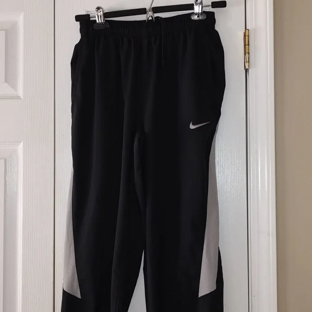 Nike Performance black and gray cuffed pants Sz S (8-10) GUC